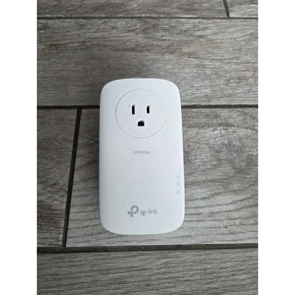 TP-Link TL-PA9020P AV2000 Powerline Ethernet Adapter 2-Port Gigabit Passthrough
